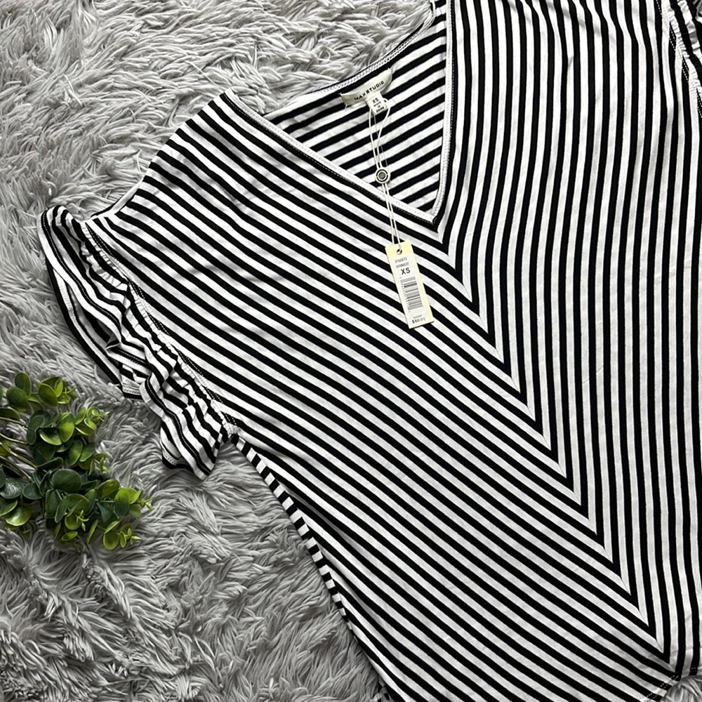 NWT max studio Stripe Flutter Sleeve T-Shirt black and white stripes size xs